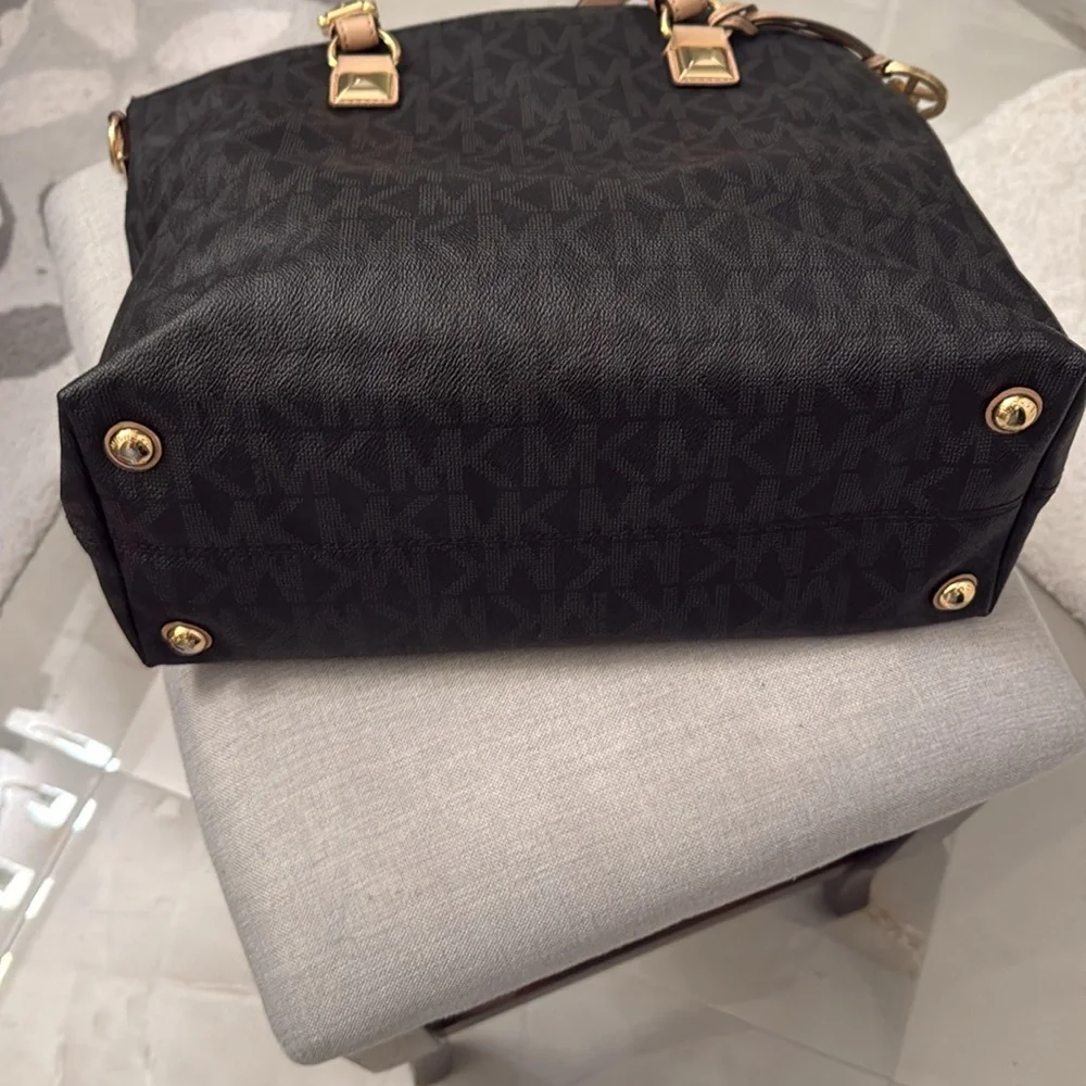 Michael Kors excellent